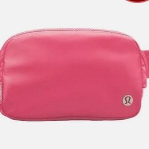 lululemon everywhere belt bag Lipgloss Pink